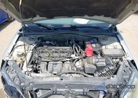 2010 Ford Fusion Se z USA, uszkodzony, nr VIN 3FAHP0HA3AR105876